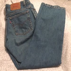 Levi’s women’s 550 Relaxed tapered Size 11Jr Med L